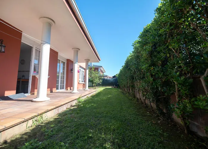 Grande En Soto De La Marina Holiday home *